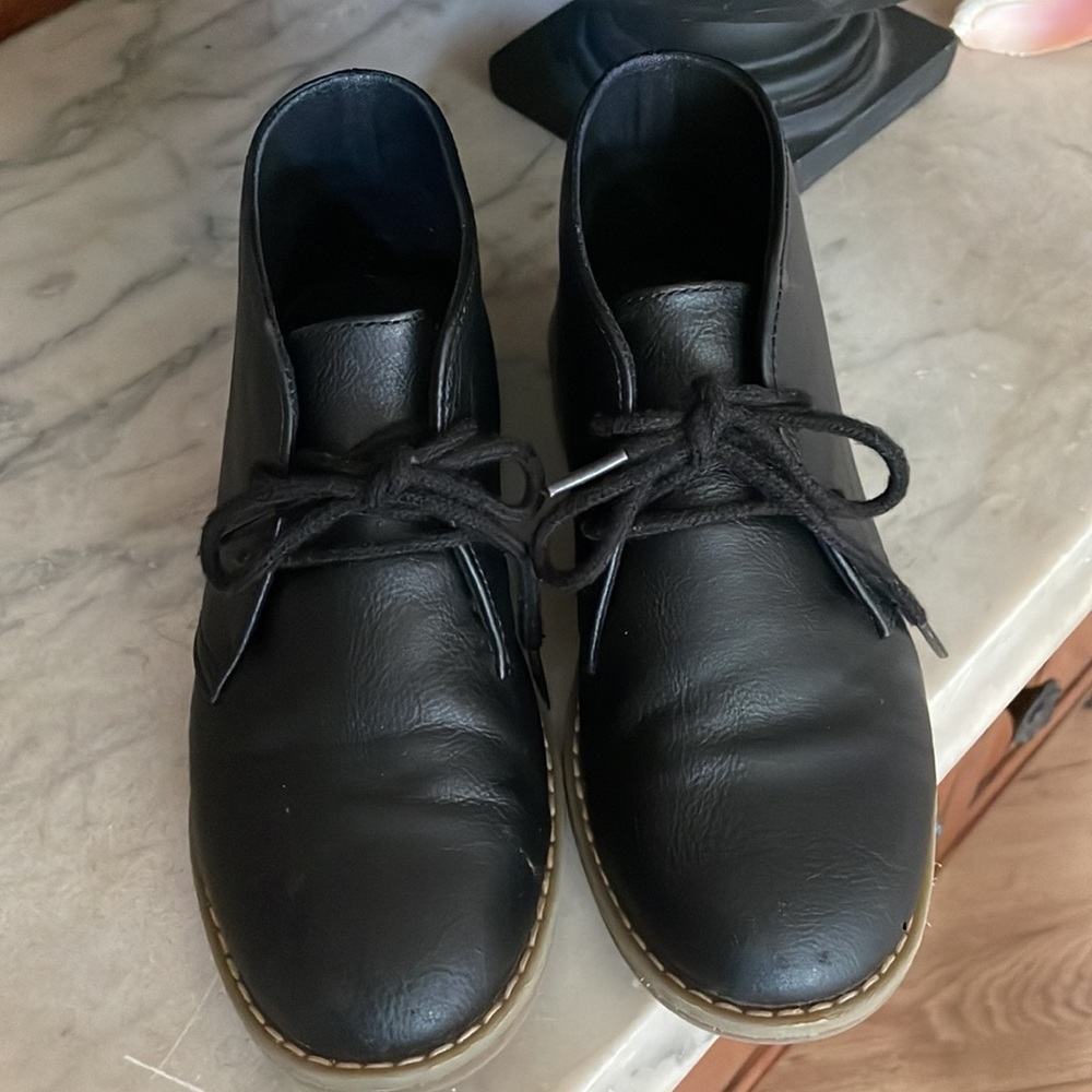 Children’s Place boys shoes